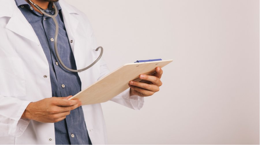 Negativa indevida de plano de saúde gera dano moral? Entenda o que diz o STJ