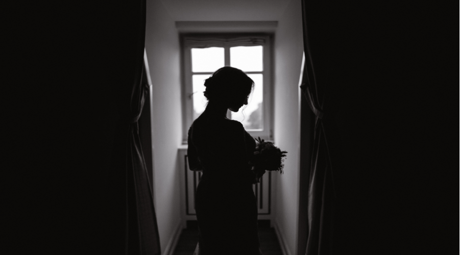 Faleceu o pai, a mãe deve desocupar a casa em que moravam?! Entenda o Direito Real de Habitação e a Proteção da Família